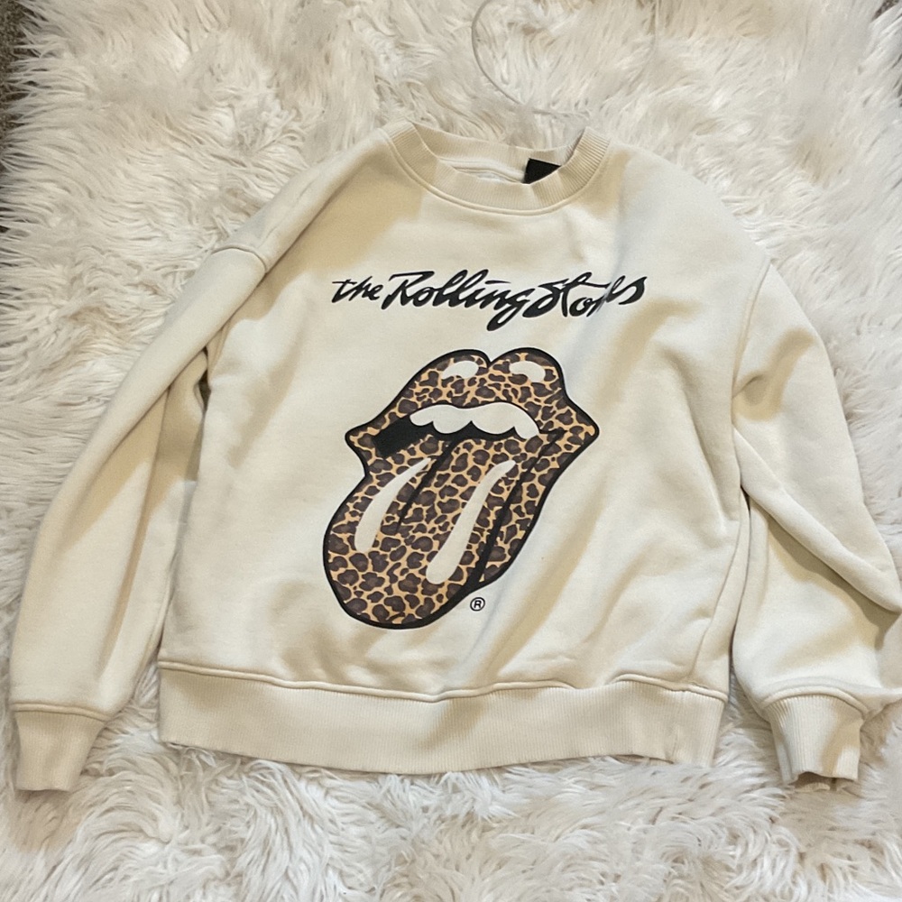 Zara Cream Leopard Graphic Sweater - Picture 2 of 5